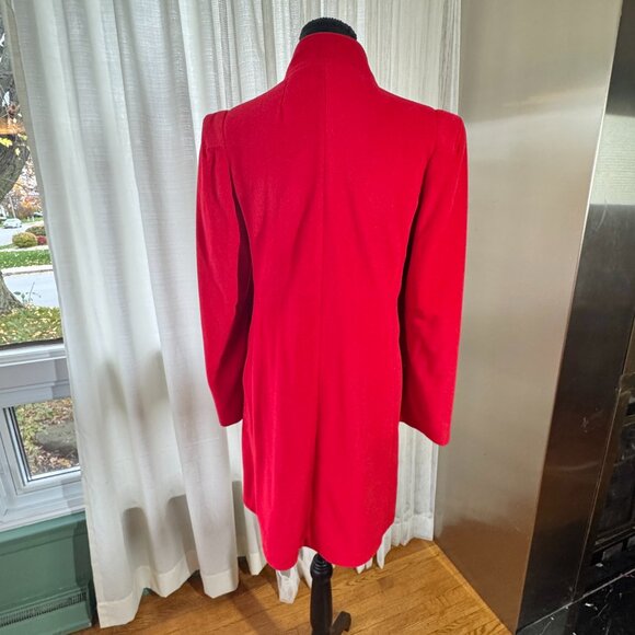 Vintage 80s coat, red with cream accent, wide shoulders,  size 2/4 (Small) - Picture 4 of 10